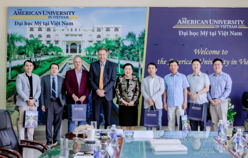 USU & AUV STUDENTS UNITE FOR CHARITY IN DA NANG