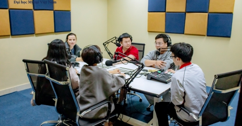 Phòng thu podcast